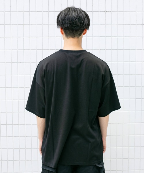BROKEN BASE(ブロークンベース)の「ムービンググラフィックTシャツ(Tシャツ/カットソー・メンズ・ホワイト/ブラック・MEDIUM/LARGE)」の11枚目の写真