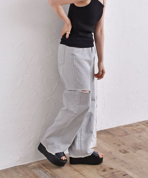 ems excite（エムズエキサイト）の「ダメージデニムPT（その他パンツ・レディース・ライトグレー/オフホワイト/ブルー系その他5/ライトブルー・FREE）」の19枚目の写真