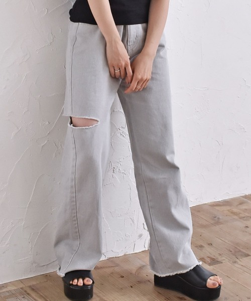 ems excite（エムズエキサイト）の「ダメージデニムPT（その他パンツ・レディース・ライトグレー/オフホワイト/ブルー系その他5/ライトブルー・FREE）」の2枚目の写真