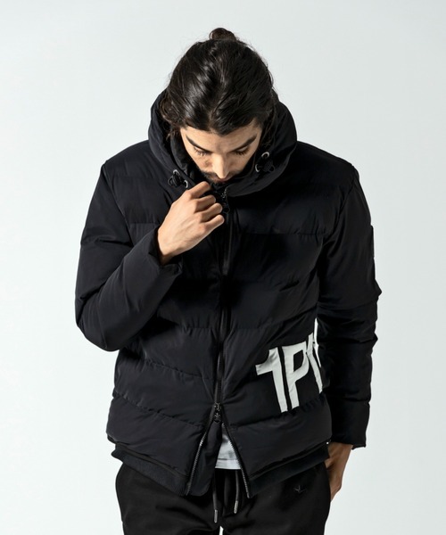 1piu1uguale3 RELAX（ウノピュウノウグァーレトレリラックス）の「1PIU1UGUALE3 RELAX/ウノピゥ ウノ ウグァーレ トレ リラックス/ 別注ロゴ中綿ブルゾン（ブルゾン・メンズ・ブラック・MEDIUM/LARGE/X-LARGE/XX-LARGE）」の2枚目の写真