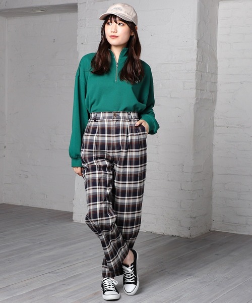 Honeys（ハニーズ）の「ジップ使いゆるトレーナー（スウェット・レディース・ブラック/グリーン/ブルー/ホワイト・L/M/S）」の22枚目の写真