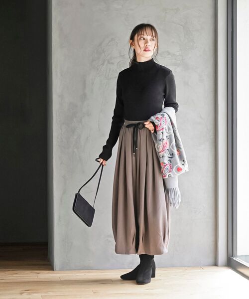 rps（アールピーエス）の「ツイル起毛ボリュームタックパンツ（その他パンツ・レディース・チャコールグレー/グレイッシュベージュ/ブラック/カーキ/モカ・フリー）」の14枚目の写真