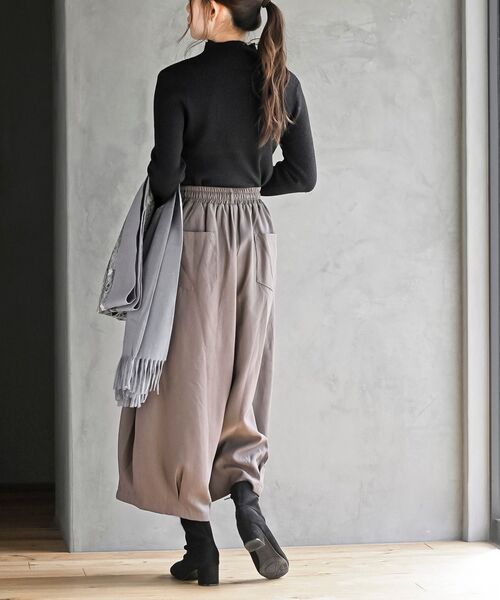 rps（アールピーエス）の「ツイル起毛ボリュームタックパンツ（その他パンツ・レディース・チャコールグレー/グレイッシュベージュ/ブラック/カーキ/モカ・フリー）」の15枚目の写真