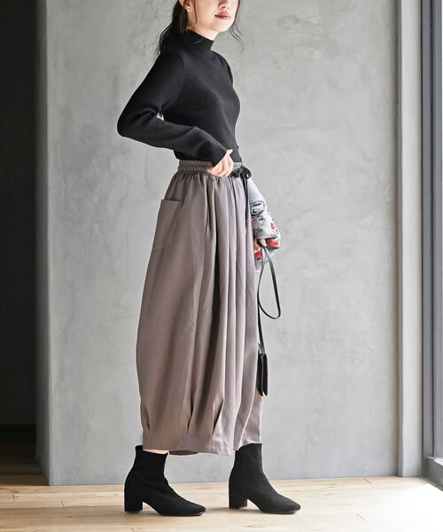 rps（アールピーエス）の「ツイル起毛ボリュームタックパンツ（その他パンツ・レディース・チャコールグレー/グレイッシュベージュ/ブラック/カーキ/モカ・フリー）」の17枚目の写真