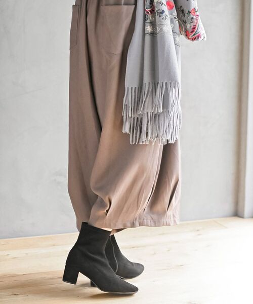 rps（アールピーエス）の「ツイル起毛ボリュームタックパンツ（その他パンツ・レディース・チャコールグレー/グレイッシュベージュ/ブラック/カーキ/モカ・フリー）」の9枚目の写真