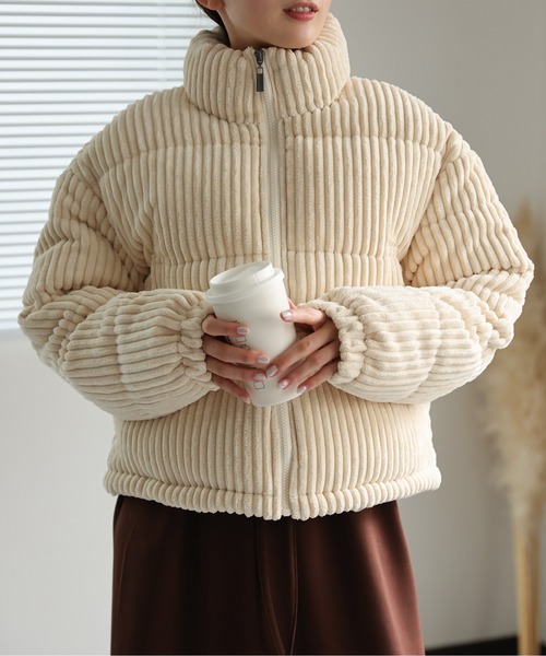 LAC-VERT(ラック・ヴェール)の「【選べる素材】新素材登場!コーデュロイ/合皮ダウン(ダウンジャケット/コート・レディース・ブラック/ブルー/ブラウン/ピンク/ホワイト/イエロー/パープル/アイボリー/ライトピンク/ライトイエロー/ライトブルー/ホワイト系その他/ブラック系その他/シルバー・S/M)」の20枚目の写真