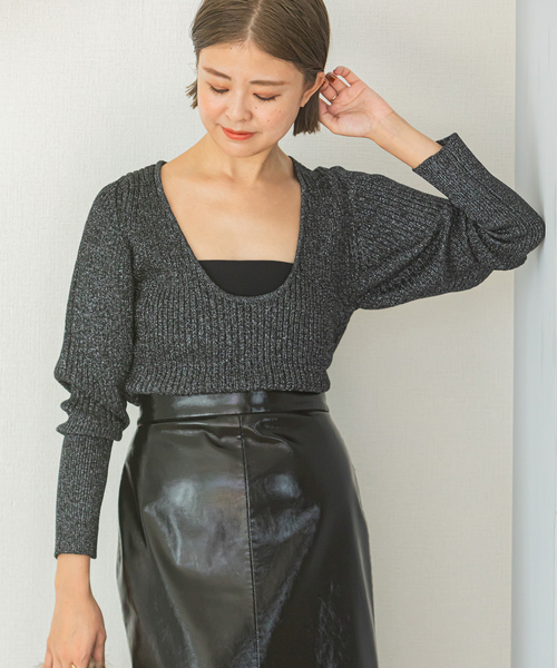 U by SPICK&SPAN(ユーバイスピックアンドスパン)の「ラメバックオープンニット(ニット/セーター・レディース・ブラック/パープル/ブルー・FREE)」の2枚目の写真