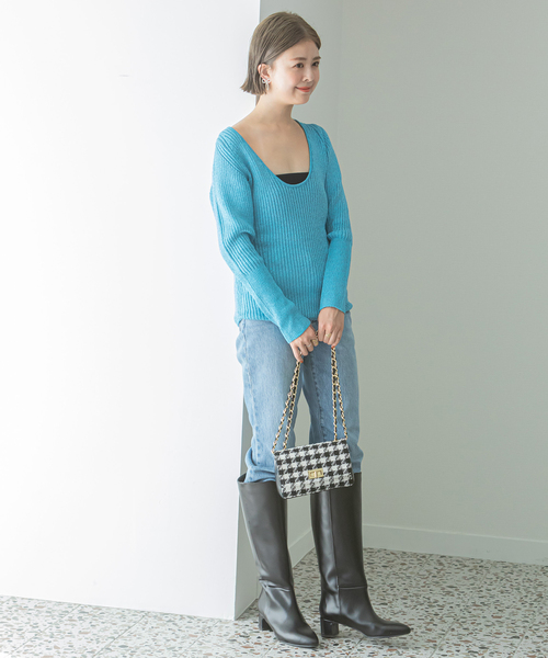 U by SPICK&SPAN(ユーバイスピックアンドスパン)の「ラメバックオープンニット(ニット/セーター・レディース・ブラック/パープル/ブルー・FREE)」の16枚目の写真