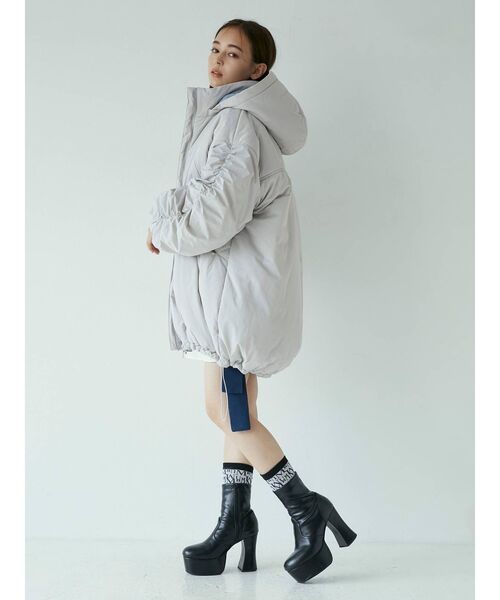 MURUA（ムルーア）の「ボリュームコクーンブルゾン（ブルゾン・レディース・ブラック/ブルー/アイボリー・FREE）」の7枚目の写真