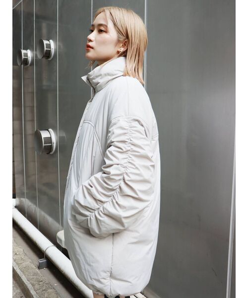 MURUA（ムルーア）の「ボリュームコクーンブルゾン（ブルゾン・レディース・ブラック/ブルー/アイボリー・FREE）」の14枚目の写真