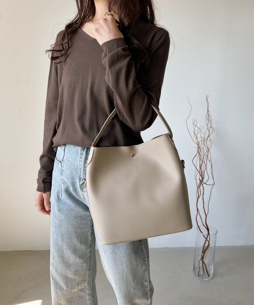 H.Warren（エイチウォーレン）の「ポーチ付2WAYワンハンドルショルダー&ハンドバッグ（ショルダーバッグ・レディース・ライトブラウン/ブラック/アイボリー/キャメル・FREE）」の13枚目の写真