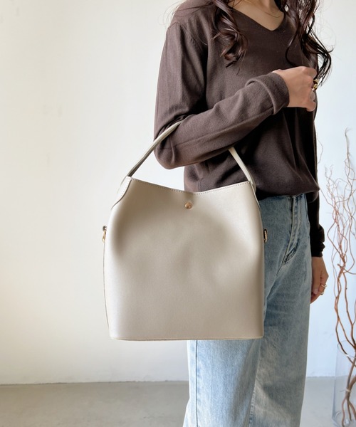 H.Warren（エイチウォーレン）の「ポーチ付2WAYワンハンドルショルダー&ハンドバッグ（ショルダーバッグ・レディース・ライトブラウン/ブラック/アイボリー/キャメル・FREE）」の7枚目の写真