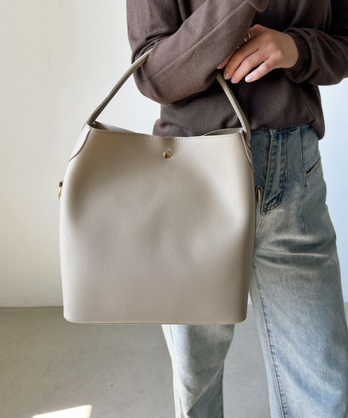 H.Warren（エイチウォーレン）の「ポーチ付2WAYワンハンドルショルダー&ハンドバッグ（ショルダーバッグ・レディース・ライトブラウン/ブラック/アイボリー/キャメル・FREE）」の5枚目の写真