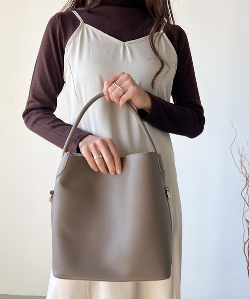 H.Warren（エイチウォーレン）の「ポーチ付2WAYワンハンドルショルダー&ハンドバッグ（ショルダーバッグ・レディース・ライトブラウン/ブラック/アイボリー/キャメル・FREE）」の20枚目の写真