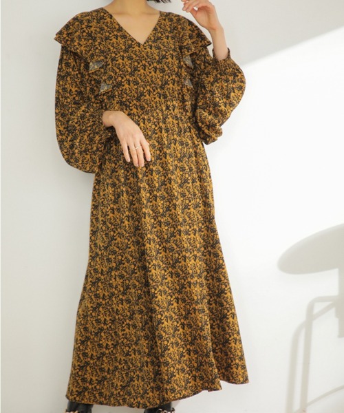 ROSE BUD（ローズバッド）の「Vネックフリルワンピース（ワンピース・レディース・ブルー/グリーン/ブラック・SMALL/MEDIUM）」の2枚目の写真