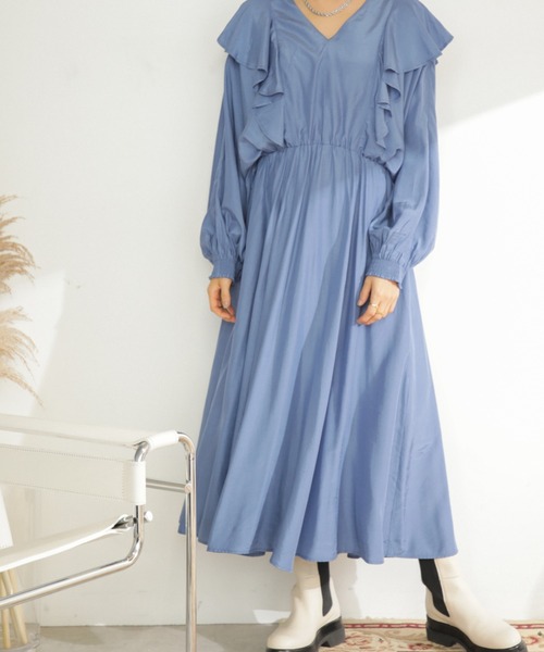 ROSE BUD（ローズバッド）の「Vネックフリルワンピース（ワンピース・レディース・ブルー/グリーン/ブラック・SMALL/MEDIUM）」の10枚目の写真