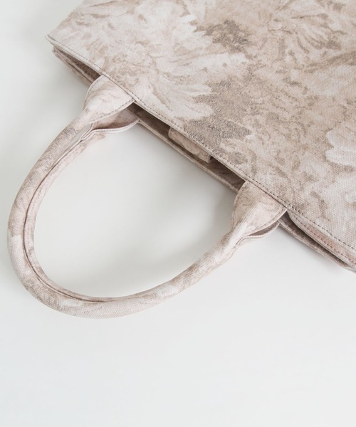 tocco closet(トッコ クローゼット)の「ゴブランプリントキャンバスバック(ハンドバッグ・レディース・ベージュ/ブラック/ピンク系その他・FREE)」の7枚目の写真