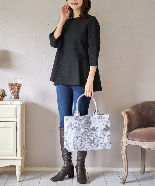 tocco closet(トッコ クローゼット)の「ゴブランプリントキャンバスバック(ハンドバッグ・レディース・ベージュ/ブラック/ピンク系その他・FREE)」の10枚目の写真