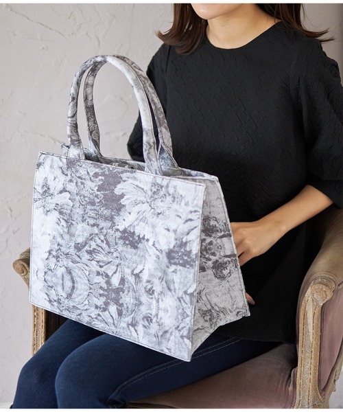 tocco closet(トッコ クローゼット)の「ゴブランプリントキャンバスバック(ハンドバッグ・レディース・ベージュ/ブラック/ピンク系その他・FREE)」の8枚目の写真