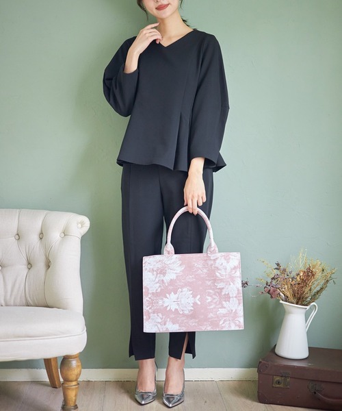 tocco closet(トッコ クローゼット)の「ゴブランプリントキャンバスバック(ハンドバッグ・レディース・ベージュ/ブラック/ピンク系その他・FREE)」の4枚目の写真
