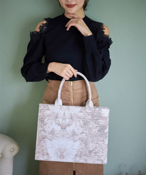 tocco closet(トッコ クローゼット)の「ゴブランプリントキャンバスバック(ハンドバッグ・レディース・ベージュ/ブラック/ピンク系その他・FREE)」の6枚目の写真