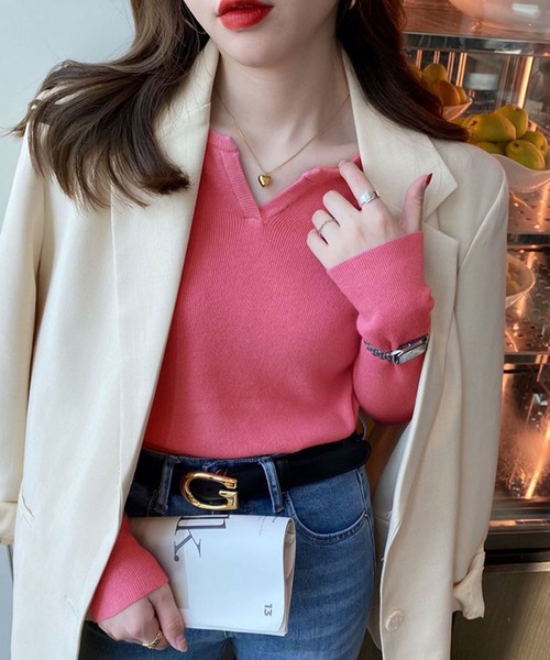 Ulysses（ユリシス）の「キーネックニットトップス（ニット/セーター・レディース・ブルー/ブラック/アイボリー/ホワイト/ピンク/ベージュ/オレンジ/ダークグレー/ライトグレー/キャメル/ピンクベージュ/ブラウン/パープル/グリーン・F）」の12枚目の写真