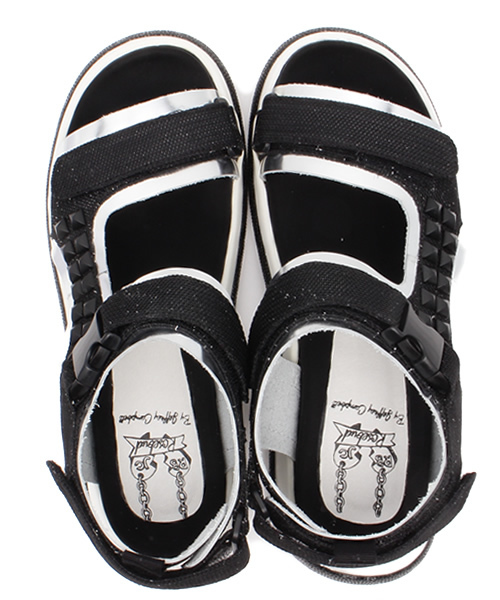 Jeffrey Campbell（ジェフリーキャンベル）の「(JEFFREY CAMPBELL FOR ROSE BUD) サイドスタッズ コンフォート サンダル（サンダル・レディース・ホワイト/シルバー×ブラック・38/36/39/37）」の6枚目の写真