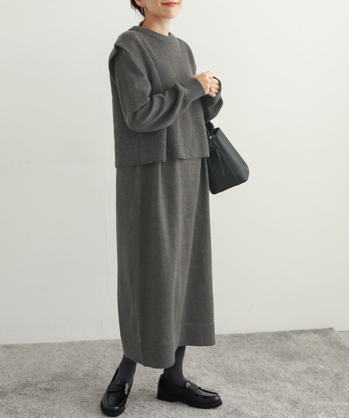 URBAN RESEARCH DOORS（アーバンリサーチドアーズ）の「ニットベストレイヤードワンピース（ワンピース・レディース・モカ/ブラック/チャコールグレー・MEDIUM）」の8枚目の写真
