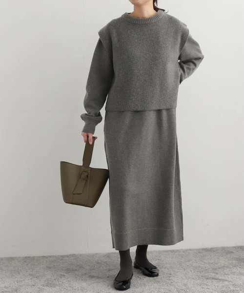 URBAN RESEARCH DOORS（アーバンリサーチドアーズ）の「ニットベストレイヤードワンピース（ワンピース・レディース・モカ/ブラック/チャコールグレー・MEDIUM）」の13枚目の写真