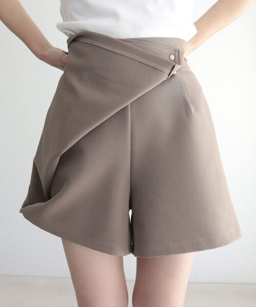 fredy emue（フレディエミュ）の「ラップミニスカパン（その他パンツ・レディース・ブラック/ベージュ・36/38）」の18枚目の写真