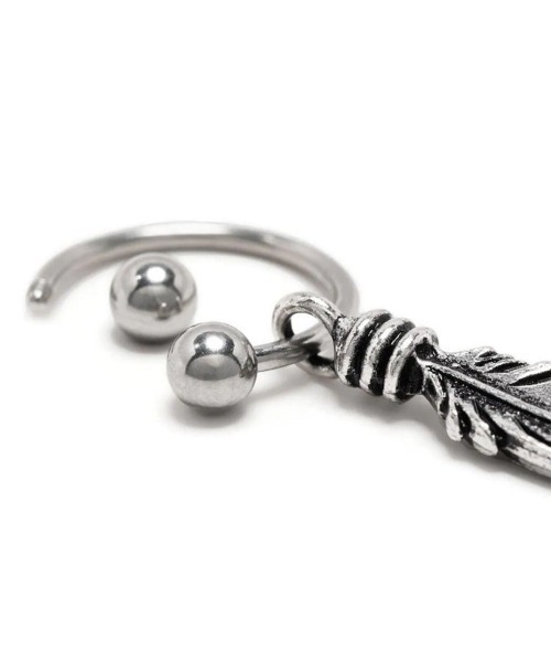 MARCELO BURLON（マルセロ・バーロン）の「【MARCELO BURLON】FEATHER PIERCING EARRINGS（ピアス（両耳用）・メンズ・シルバー・FREE）」の2枚目の写真