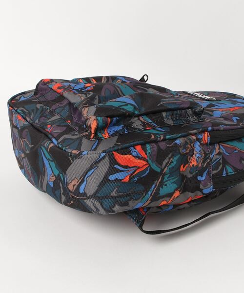 DAKINE（ダカイン）の「DAKINE ESSENTIALS PACK MINI 7L バック