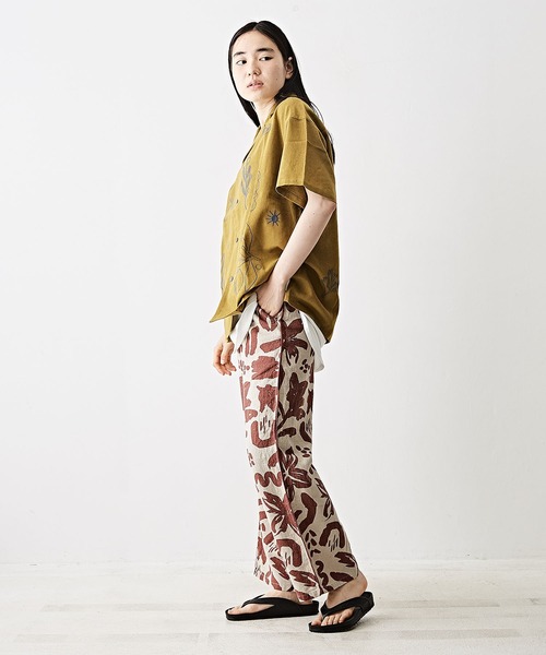 TOBILA（トビラ）の「リネンレーヨンフラワープリントワイドイージーパンツ（その他パンツ・レディース・グリーン/ブラウン/ブラック・M）」の10枚目の写真