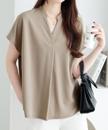 サラリとした素材感×ゆるっと上品 スキッパー衿Tシャツブラウス【Sサイズ展開あり】