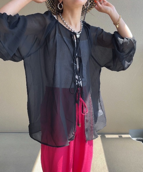 feepur by saya(フェピュールバイサヤ)の「マルチウェイシアーボリュームブラウス(シャツ/ブラウス・レディース・ブルー/オフホワイト/オリーブ/ピンクベージュ/ブラック・MEDIUM)」の3枚目の写真