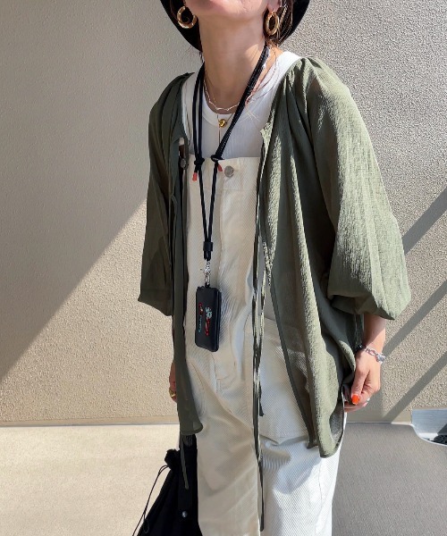 feepur by saya(フェピュールバイサヤ)の「マルチウェイシアーボリュームブラウス(シャツ/ブラウス・レディース・ブルー/オフホワイト/オリーブ/ピンクベージュ/ブラック・MEDIUM)」の11枚目の写真