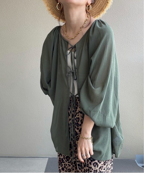 feepur by saya(フェピュールバイサヤ)の「マルチウェイシアーボリュームブラウス(シャツ/ブラウス・レディース・ブルー/オフホワイト/オリーブ/ピンクベージュ/ブラック・MEDIUM)」の21枚目の写真