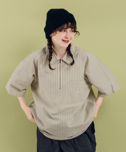 MUHET（ミュエータ）の「ハーフジップシャツ（シャツ/ブラウス・レディース・ネイビー/ベージュ/グリーン/オフホワイト・MEDIUM/X-LARGE）」の5枚目の写真