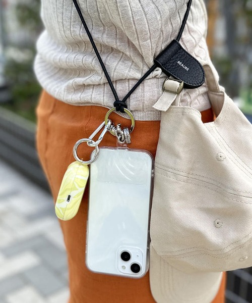 Beau're(ヴュレ)の「【BEAURE】レザー モバイル&マスクストラップ ショルダー B-23114(スマホグッズ・レディース・ベージュ/ブラック/シルバー/イエロー/ブルー/ライトパープル・FREE)」の2枚目の写真