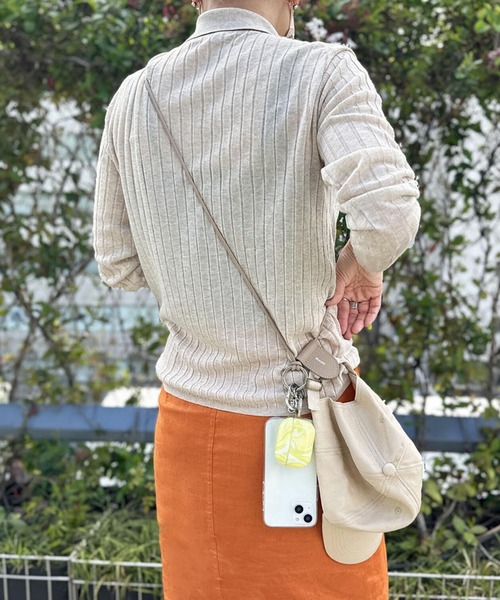 Beau're(ヴュレ)の「【BEAURE】レザー モバイル&マスクストラップ ショルダー B-23114(スマホグッズ・レディース・ベージュ/ブラック/シルバー/イエロー/ブルー/ライトパープル・FREE)」の11枚目の写真