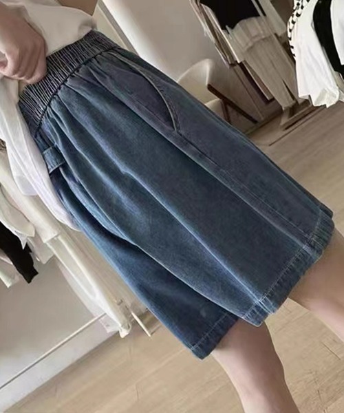 MAISON BREEZE(メゾンブリーズ)の「【MAISON BREEZE】ワイドデニムショートパンツ KNF019(その他パンツ・レディース・ネイビー/サックスブルー・FREE)」の4枚目の写真