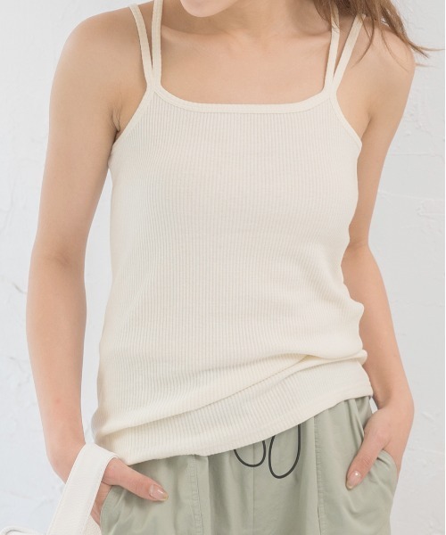ad thie(アドティエ)の「ダブルストラップ バッククロスキャミソール(キャミソール・レディース・アイボリー/オフホワイト/グレー/ブラック/ピンク・SMALL/MEDIUM/LARGE)」の4枚目の写真
