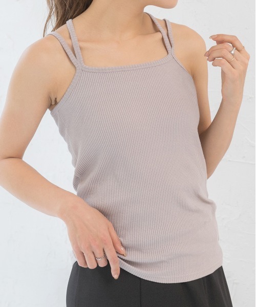 ad thie(アドティエ)の「ダブルストラップ バッククロスキャミソール(キャミソール・レディース・アイボリー/オフホワイト/グレー/ブラック/ピンク・SMALL/MEDIUM/LARGE)」の3枚目の写真