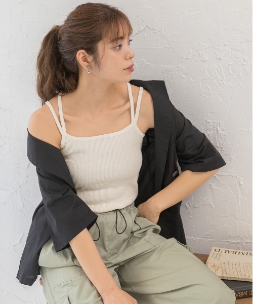 ad thie(アドティエ)の「ダブルストラップ バッククロスキャミソール(キャミソール・レディース・アイボリー/オフホワイト/グレー/ブラック/ピンク・SMALL/MEDIUM/LARGE)」の12枚目の写真