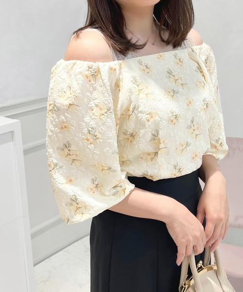 apres jour(アプレジュール)の「フラワー袖ボリュームブラウス【ZOZOTOWN限定アイテム】(シャツ/ブラウス・レディース・ピンク系その他/イエロー系その他/ブラック系その他・フリー/X-LARGE)」の16枚目の写真