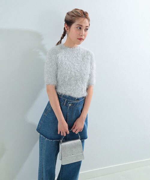 Ray BEAMS（レイビームス）の「Ray BEAMS / フェザーヤーン ハーフスリーブ クルーネック ニット（ニット/セーター・レディース・シルバー/ゴールド・ONE SIZE）」の4枚目の写真