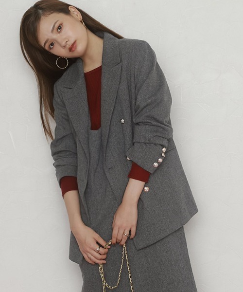 Pierrot（ピエロ）の「ダブルボタンテーラードジャケット（テーラードジャケット・レディース・ネイビー/ブラック/グレー/チャコール/チェック/ブラウン/グレー系/ブラウン系その他/グレイッシュベージュ/グレイッシュブルー・L/M）」の4枚目の写真