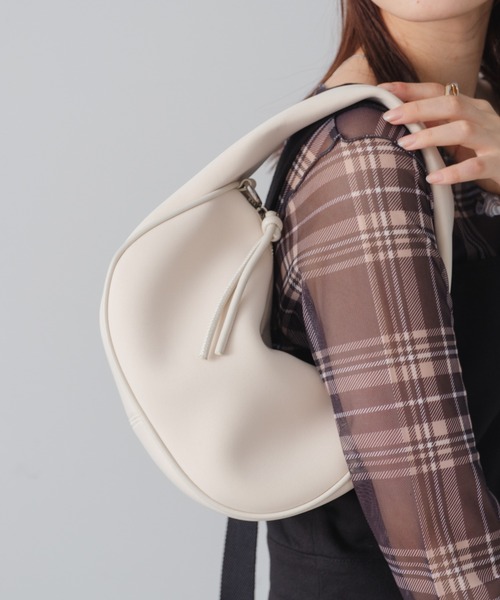 Kastane(カスタネ)の「【2023AWアイテム】ハーフムーンBAG(ハンドバッグ・レディース・アイボリー/ブラック・FREE)」の20枚目の写真