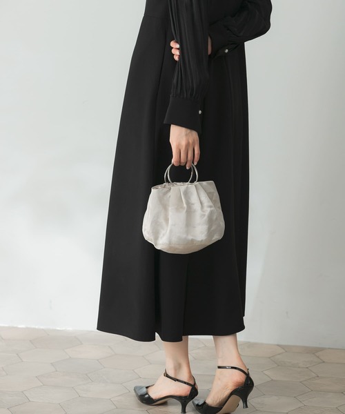 URBAN RESEARCH ROSSO WOMEN（アーバンリサーチ　ロッソ）の「kaene　リングハンドルバッグ（ハンドバッグ・レディース・ベージュ系その他/ブラック・FREE）」の3枚目の写真