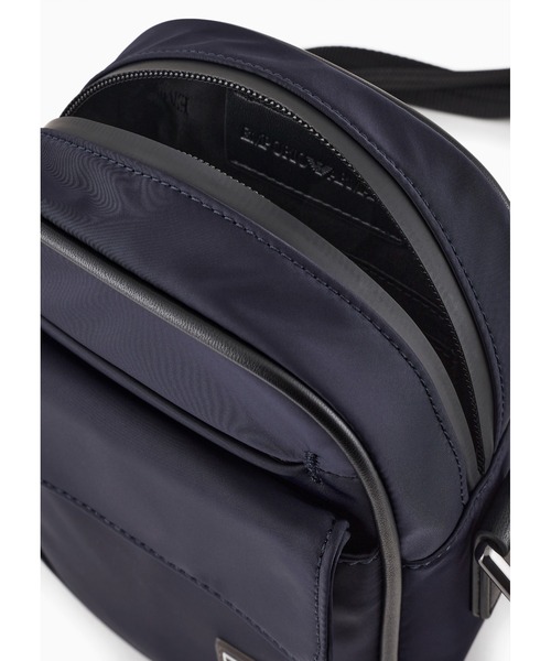 EMPORIO ARMANI（エンポリオアルマーニ）の「【エンポリオ アルマーニ】トラベルエッセンシャル テクケース ナイロン製（ショルダーバッグ・メンズ・ネイビー・FREE）」の10枚目の写真